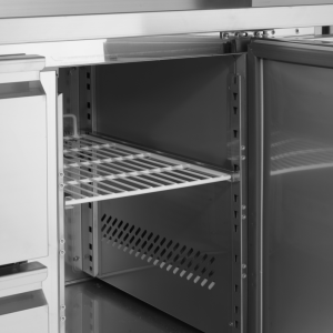 Mesa Refrigerada com Backsplash em Inox - 4 Portas - GN 1/1 - Tefcold