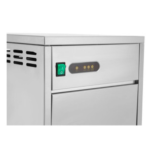 Máquina de Gelo Triturado 30 Kg - Dynasteel: Desempenho poderoso e design em inox