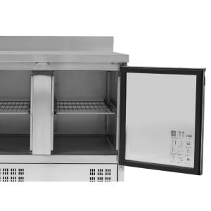 Mesa Refrigerada Positiva GN 1/1 com Respaldo e 2 Portas Dynasteel: Armazenamento e Durabilidade.