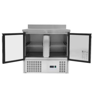 Mesa Refrigerada Positiva GN 1/1 com Respaldo e 2 Portas Dynasteel: Armazenamento e Durabilidade.