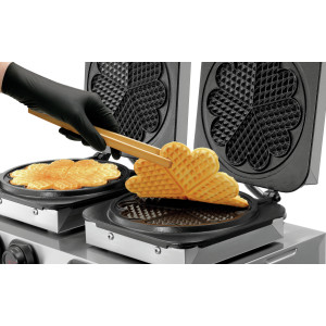 Máquina de Waffles Profissional Dupla - 2 x 5 Waffles em Formato de Coração - Bartscher