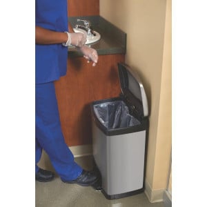 Caixote do lixo com pedal frontal em aço inoxidável Slim Jim - 50L - Rubbermaid