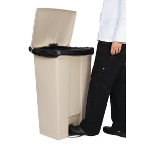 Contêiner com Pedal Bege 87L Rubbermaid Step-On: Durabilidade e Higiene
