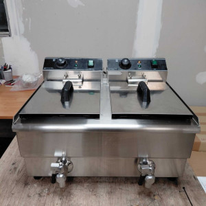 Fritadeira Profissional 2 x 13 L com Drenagem - Dynasteel: Desempenho e durabilidade para sua cozinha