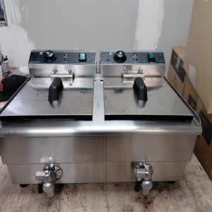 Fritadeira Profissional 2 x 13 L com Drenagem - Dynasteel: Desempenho e durabilidade para sua cozinha