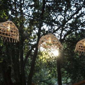 Guirlanda de Luzes Exteriores com Abajur Exótico de Palha - Hawai Light - Lumisky
